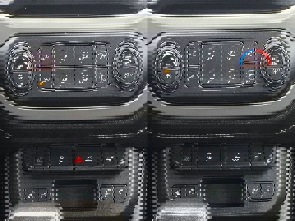 Used 2017 GMC Canyon SLT w/ Trailering Package image 15