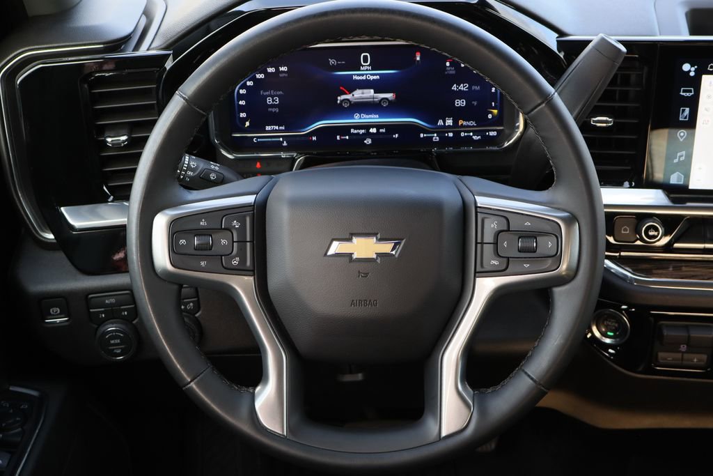 Used 2025 Chevrolet Silverado 1500 LT image 12