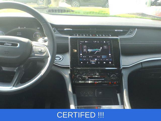 Certified 2025 Jeep Grand Cherokee Altitude AWD/4WD image 11