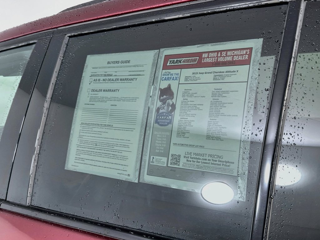 Certified 2025 Jeep Grand Cherokee Altitude AWD/4WD image 16