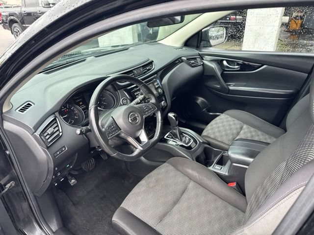 Used 2017 Nissan Rogue Sport SV w/ SV All-Weather Package AWD/4WD image 9