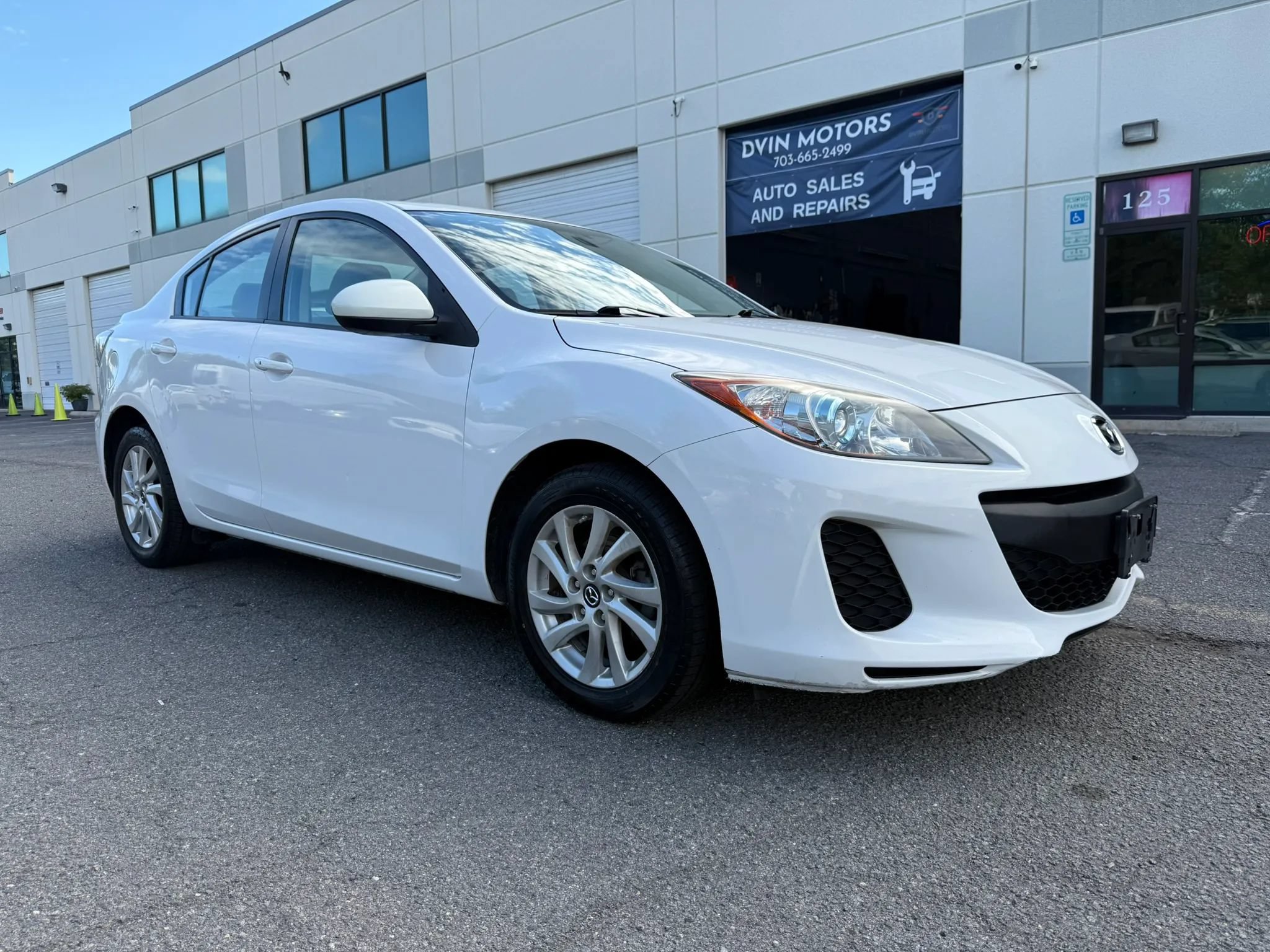 Used 2013 MAZDA MAZDA3 i Touring FWD image 2