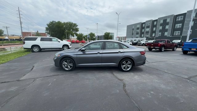 Used 2024 Volkswagen Jetta SE FWD image 5