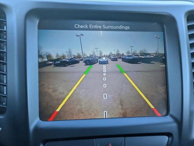 Used 2017 Jeep Cherokee Trailhawk w/ Comfort/Convenience Group AWD/4WD image 14
