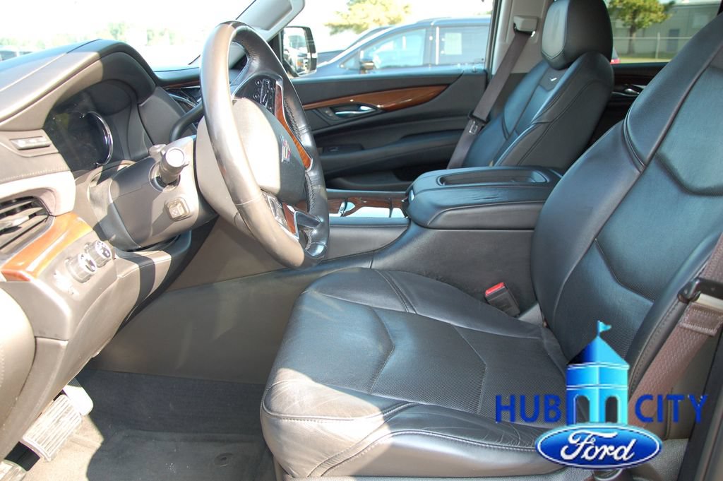 Used 2016 Cadillac Escalade Luxury AWD/4WD image 10