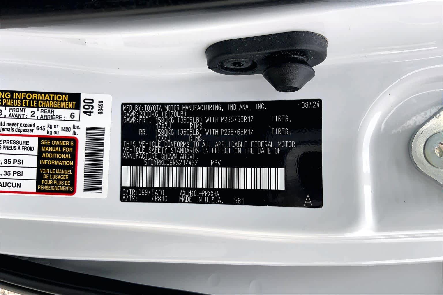 Certified 2024 Toyota Sienna XLE FWD image 36