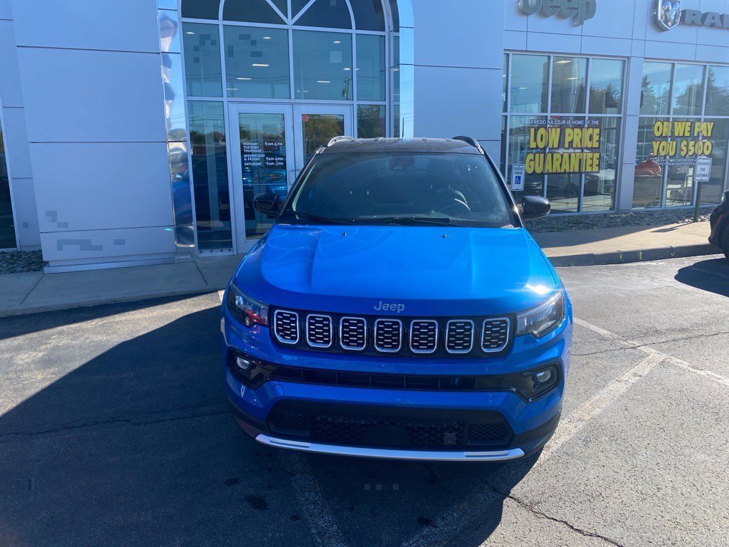 Used 2025 Jeep Compass Limited image 8