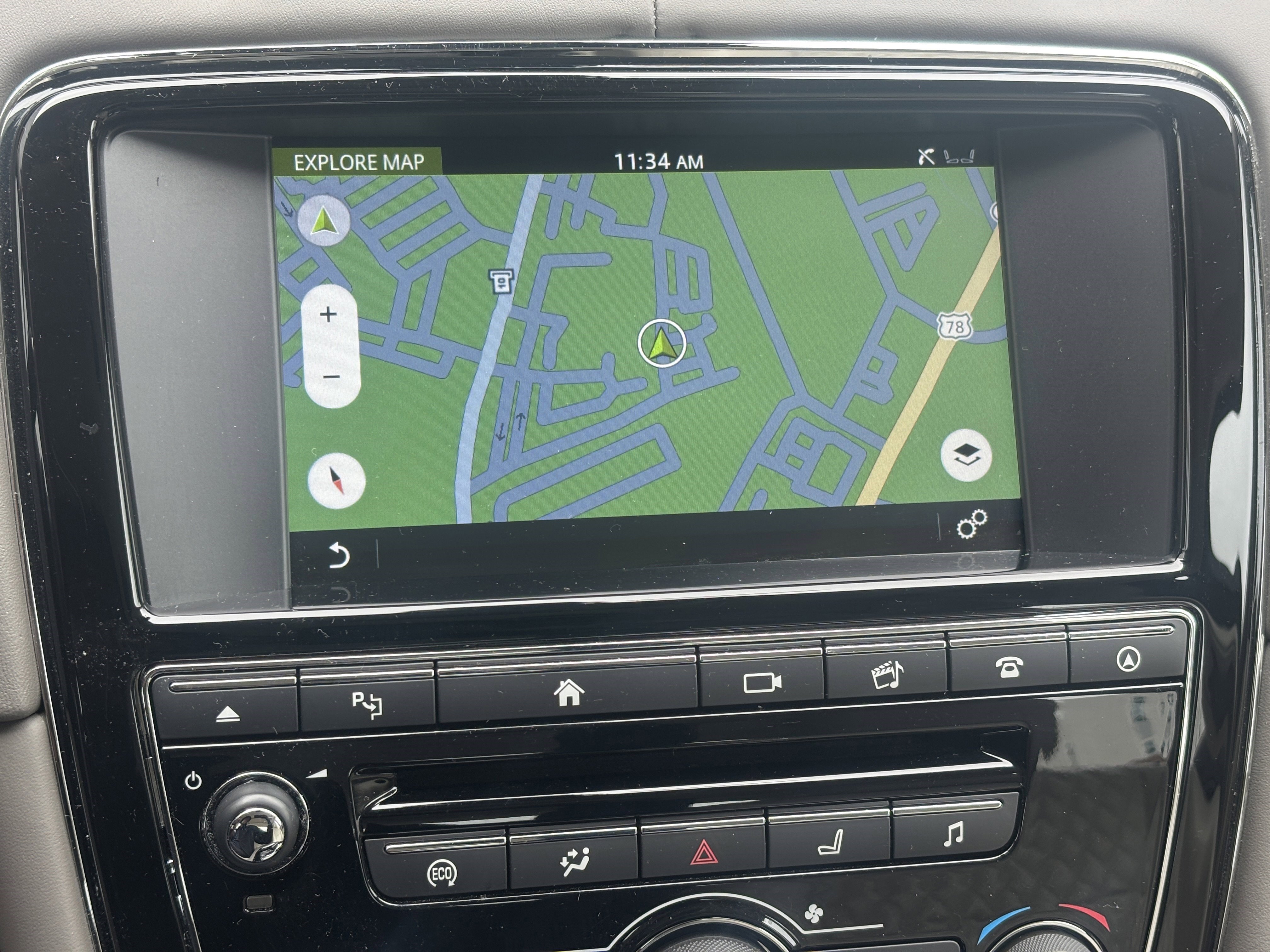 Used 2016 Jaguar XJ L Portfolio RWD image 20