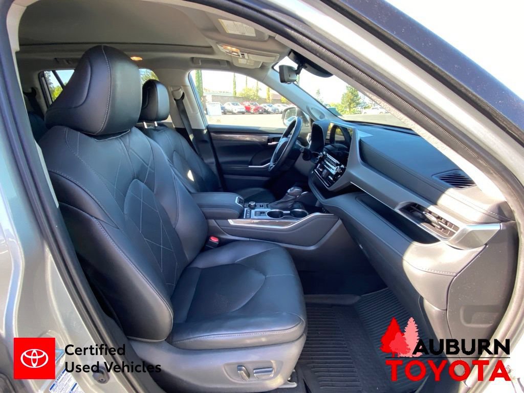 Certified 2020 Toyota Highlander Platinum AWD/4WD image 17