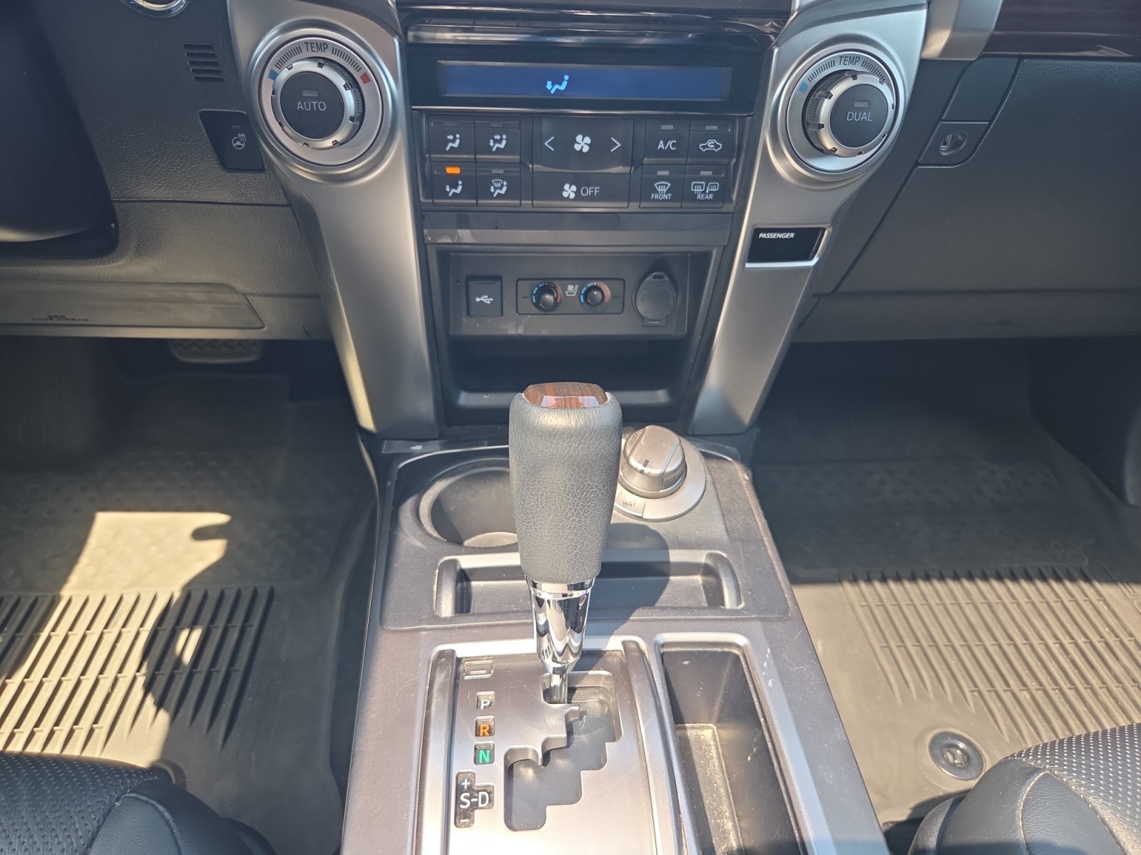 Used 2024 Toyota 4Runner Limited AWD/4WD image 12