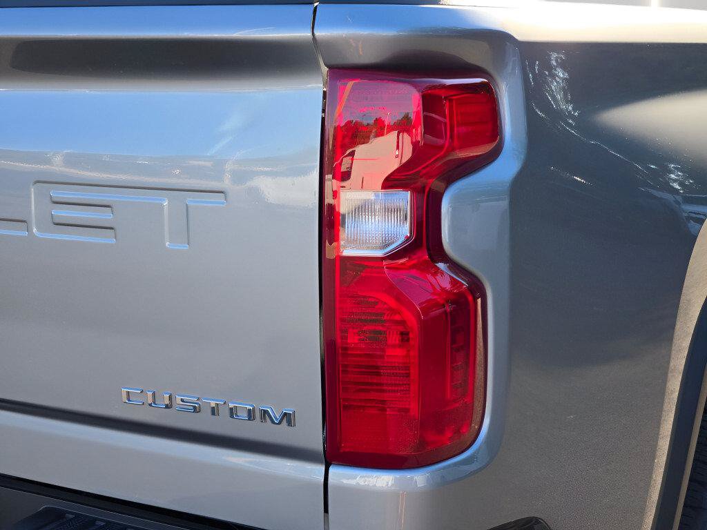 New 2026 Chevrolet Silverado 2500 Custom w/ Custom Value Package AWD/4WD image 14