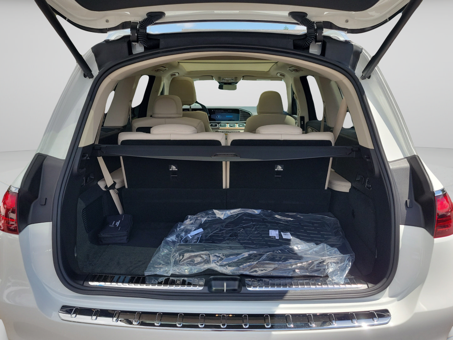 New 2026 Mercedes-Benz GLS 450 4MATIC image 4
