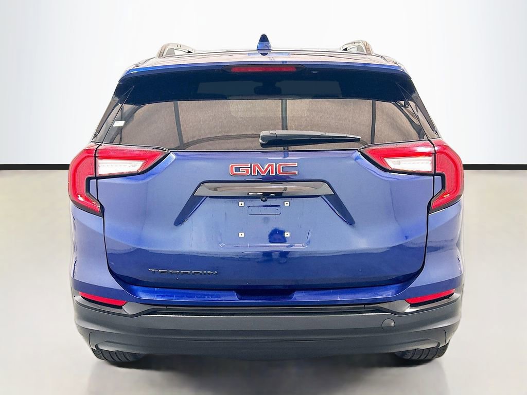Used 2022 GMC Terrain SLE w/ Driver Convenience Package FWD image 5