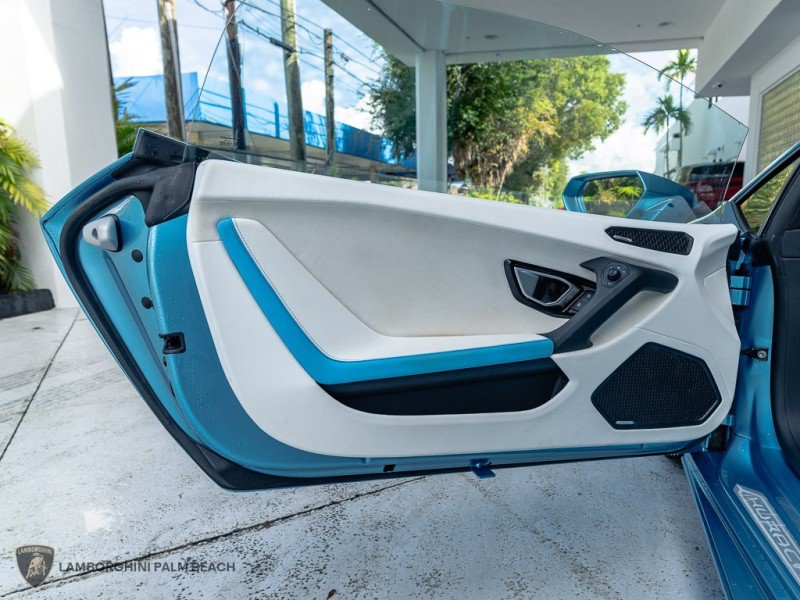 Used 2023 Lamborghini Huracan EVO RWD image 21