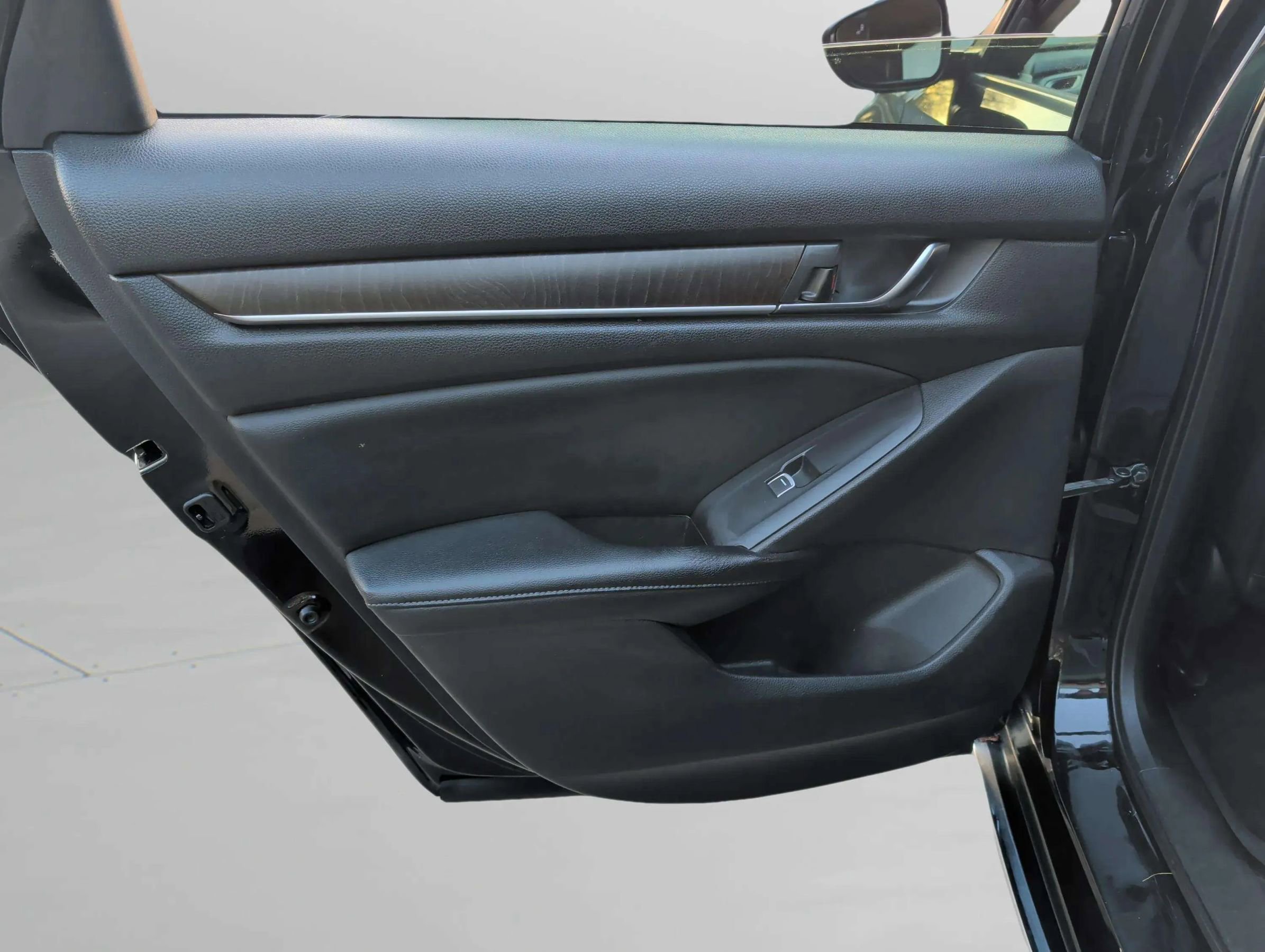 Used 2018 Honda Accord EX-L image 30