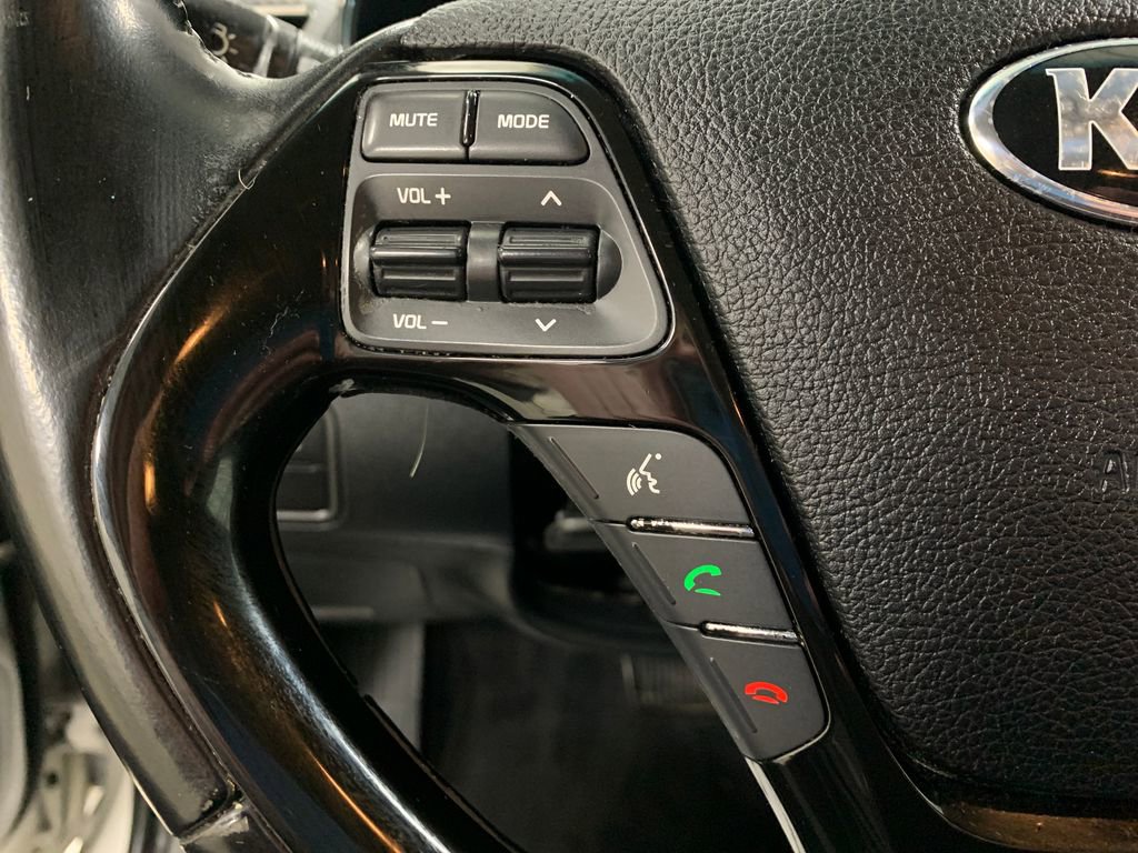 Used 2017 Kia Forte EX image 9