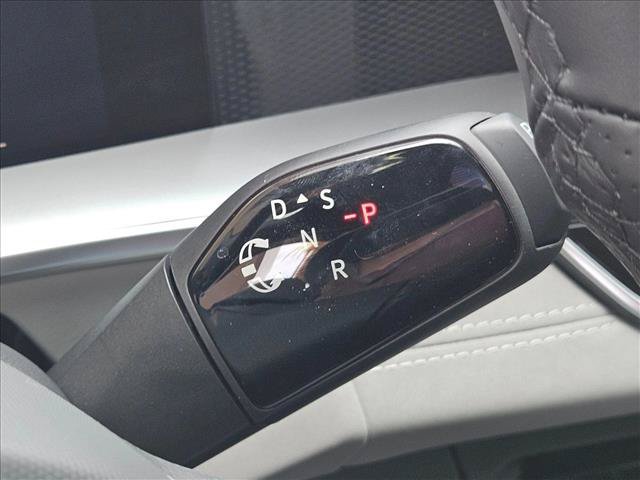 Used 2026 Volkswagen Tiguan SE R-Line FWD image 15