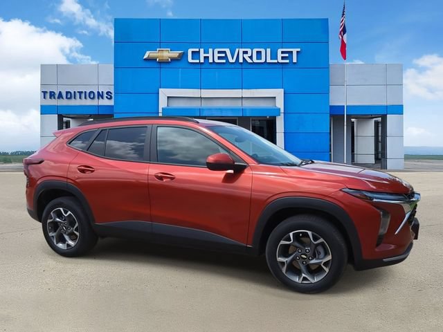 Certified 2024 Chevrolet Trax LT w/ Driver Confidence Package FWD image 2