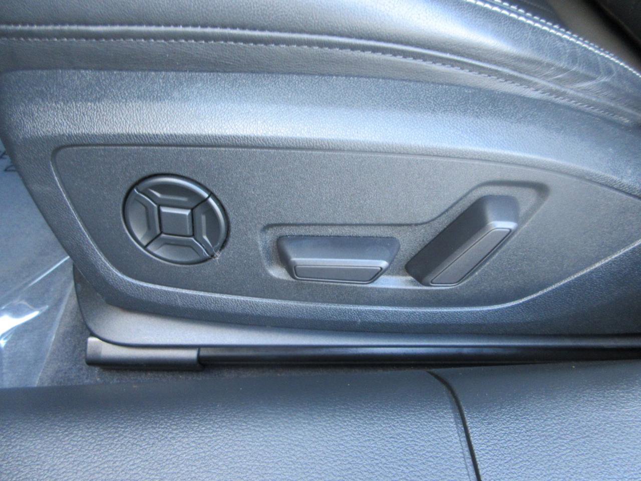 Used 2023 Audi A6 Premium Plus w/ Premium Plus Package image 13