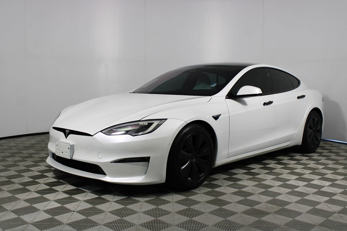 Used 2022 Tesla Model S AWD/4WD image 32