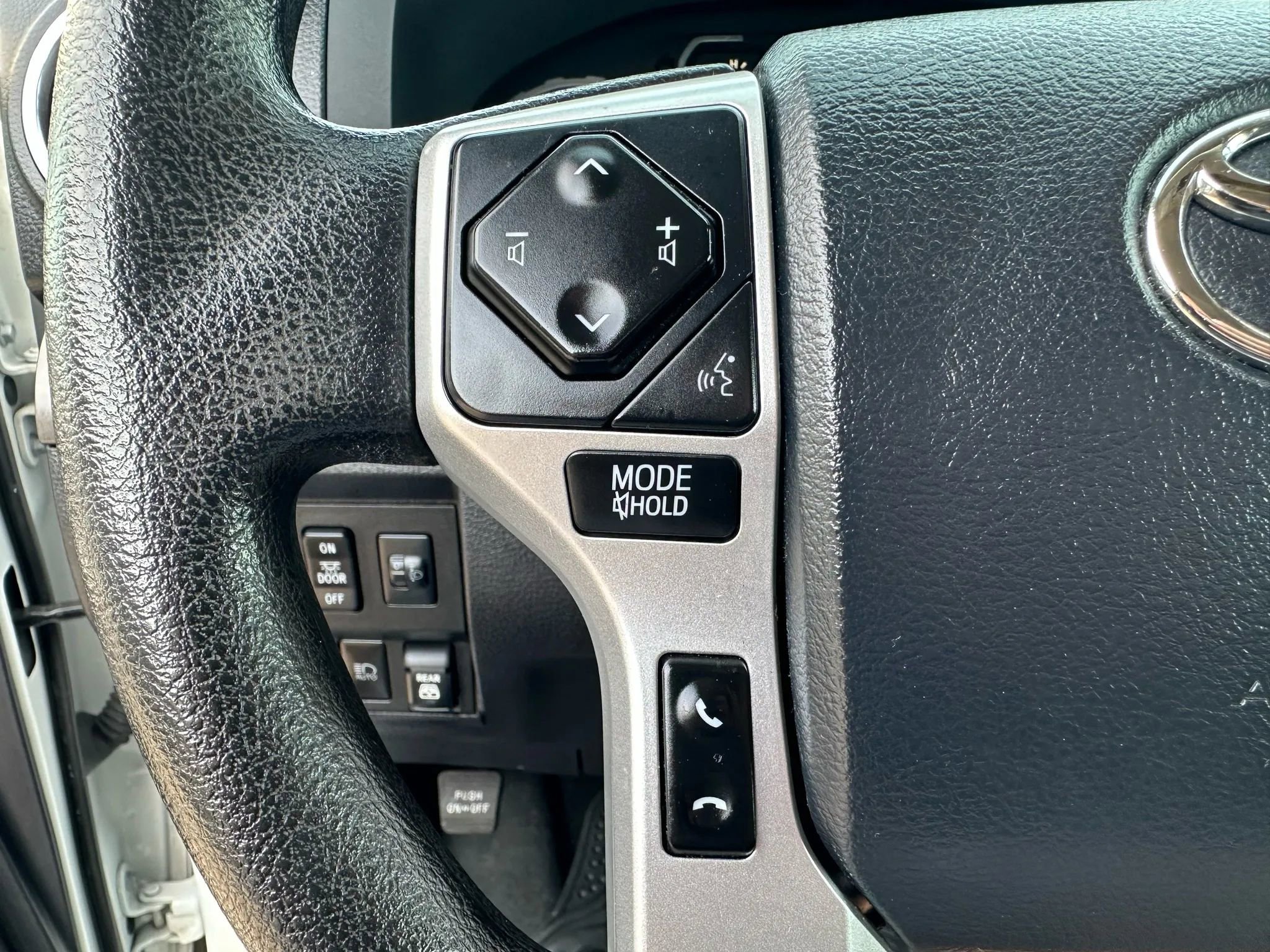 Used 2020 Toyota Tundra SR5 w/ SR5 Upgrade Package image 39