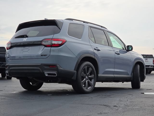 Used 2025 Honda Pilot Sport image 16