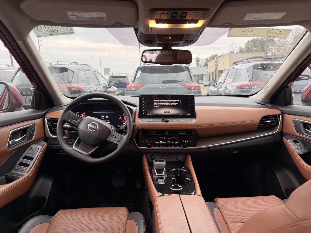 Used 2025 Nissan Rogue Platinum w/ Platinum Premium Package image 8