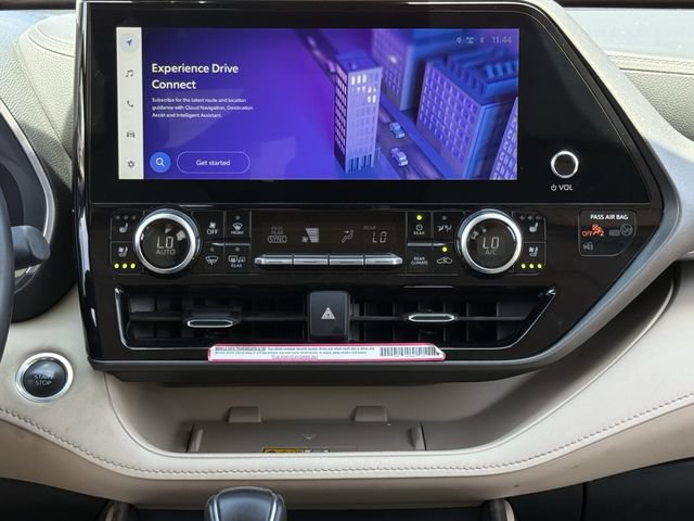 Used 2024 Toyota Highlander Limited FWD image 16