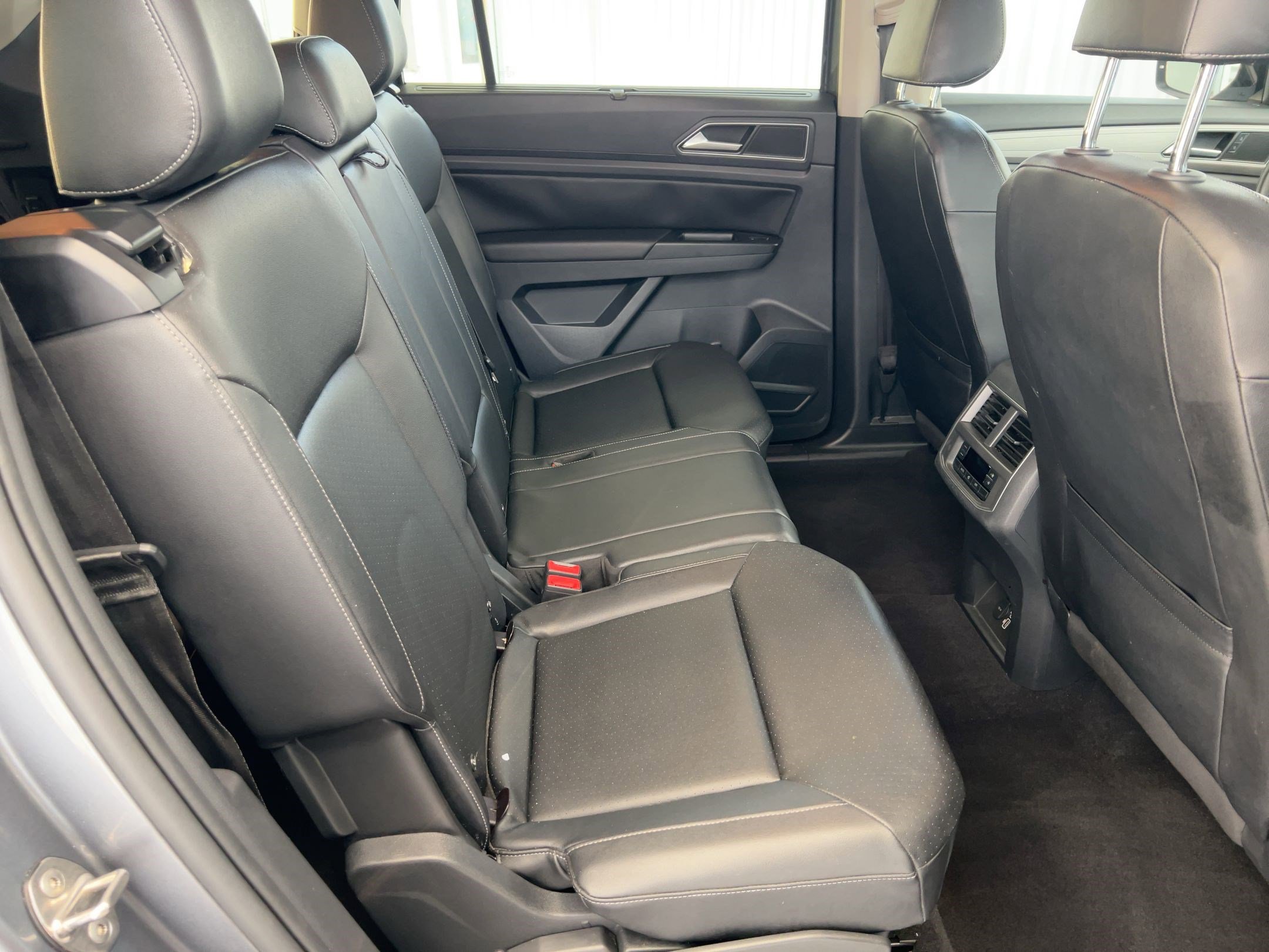 Used 2019 Volkswagen Atlas SE w/ Towing Package image 28