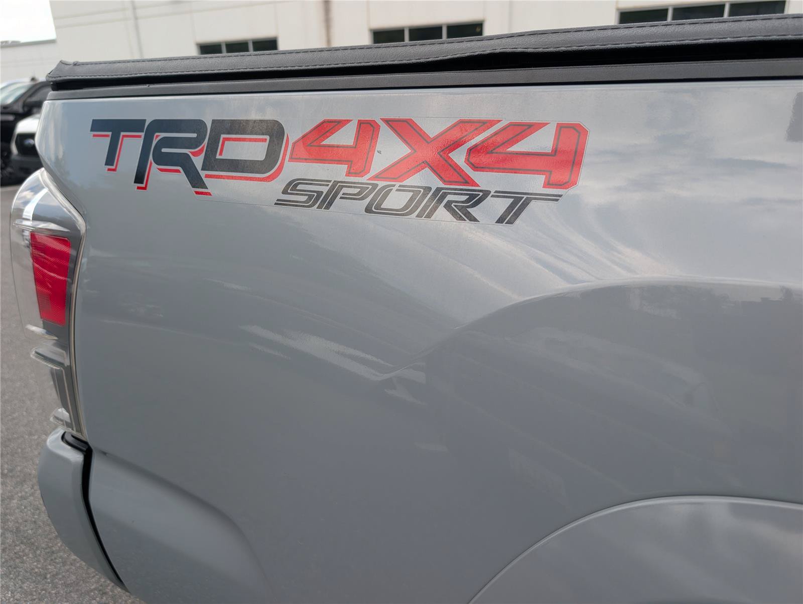 Used 2021 Toyota Tacoma TRD Sport w/ Technology Package AWD/4WD image 10