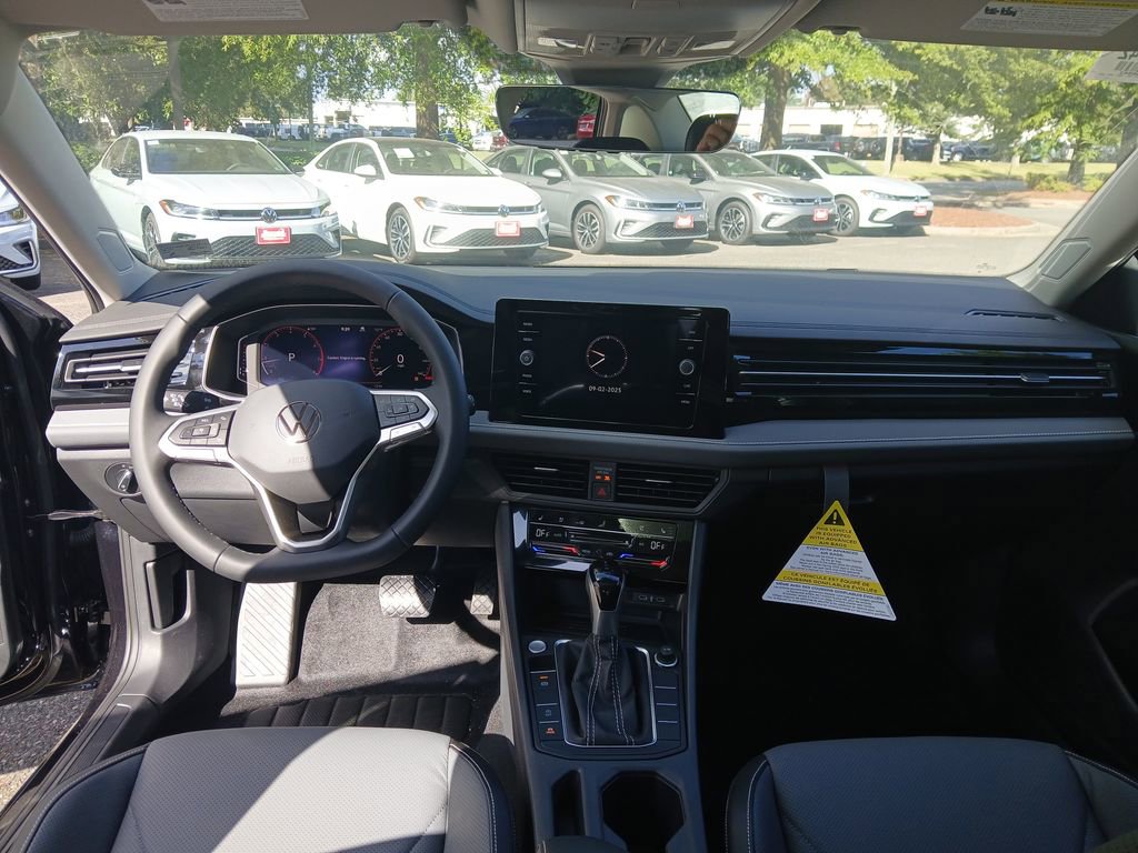 New 2025 Volkswagen Jetta SEL image 12