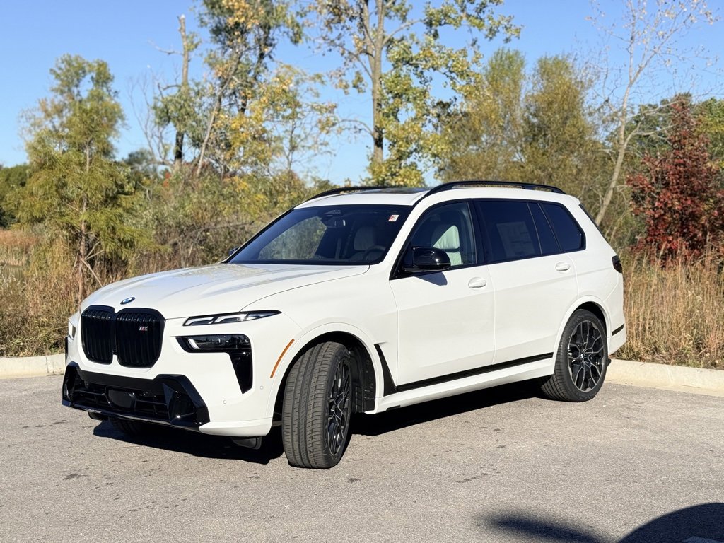 New 2026 BMW X7 M60i w/ Climate Comfort Package image 4