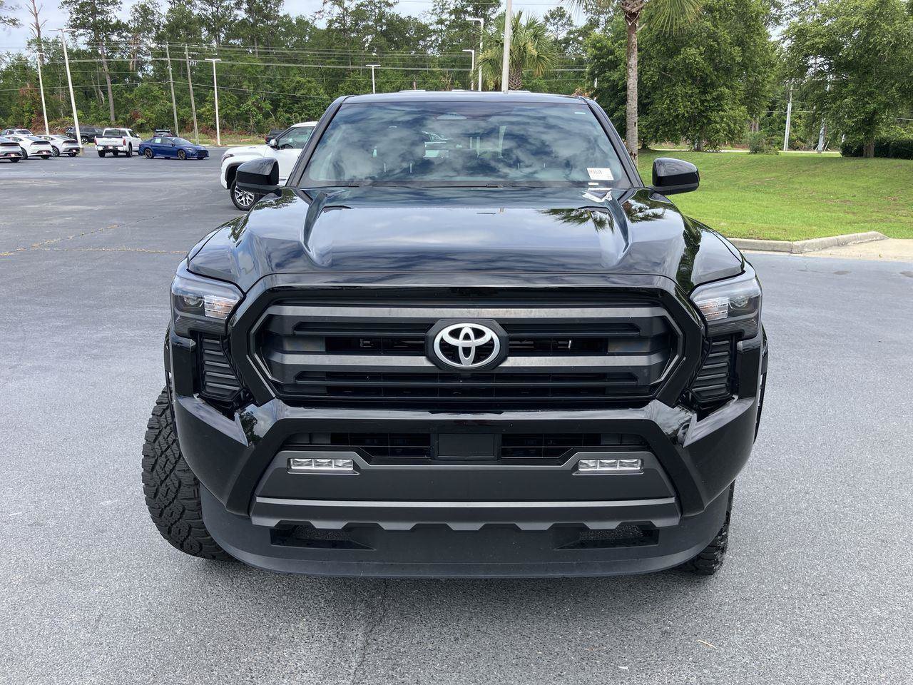 Certified 2024 Toyota Tacoma SR5 AWD/4WD image 8