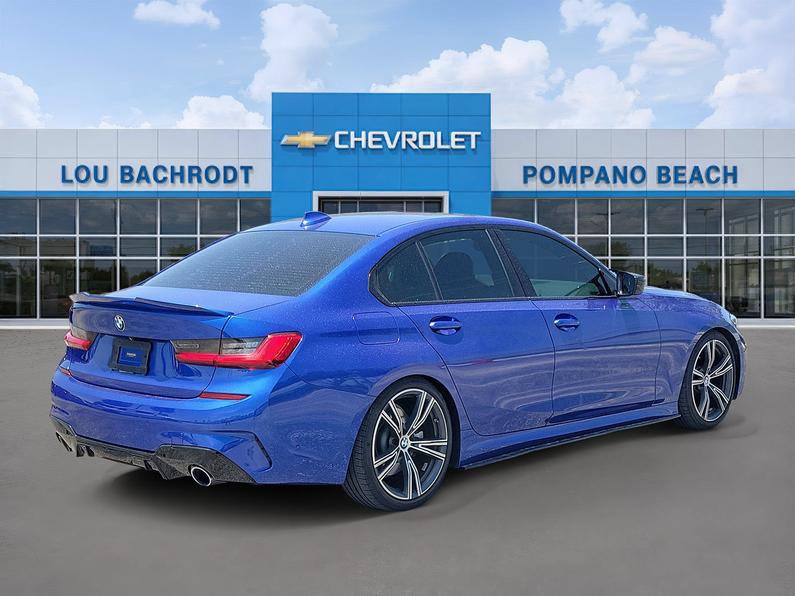 Used 2020 BMW 330i Sedan w/ M Sport Package RWD image 3