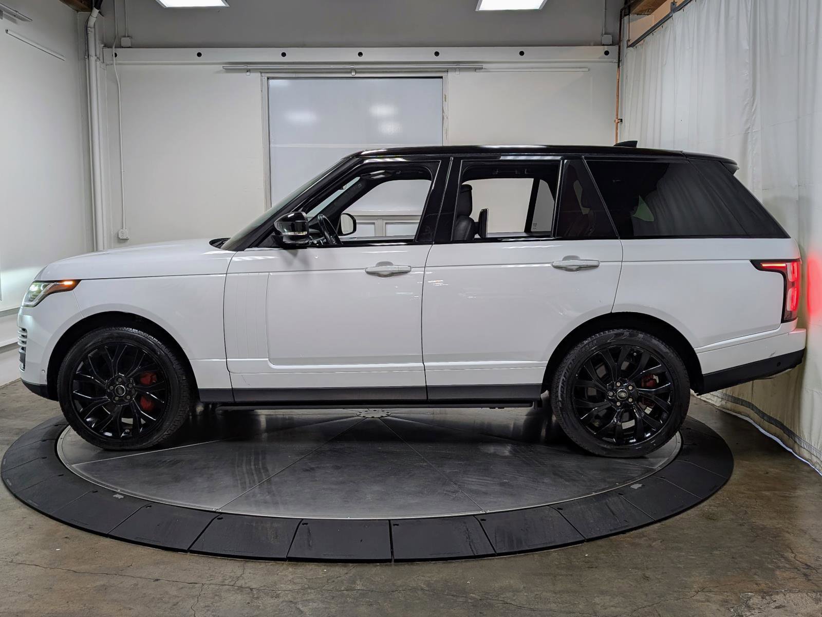 Used 2019 Land Rover Range Rover Autobiography image 6