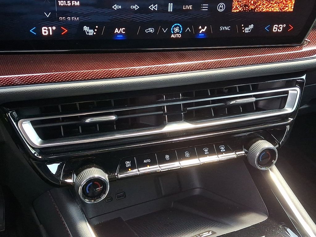 Used 2024 Chevrolet Traverse Z71 w/ Enhanced Driving Package AWD/4WD image 15
