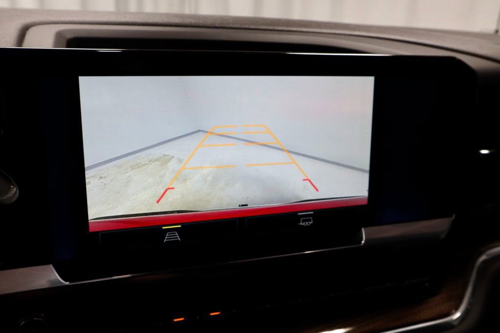 Used 2024 Chevrolet Silverado 1500 LT image 2