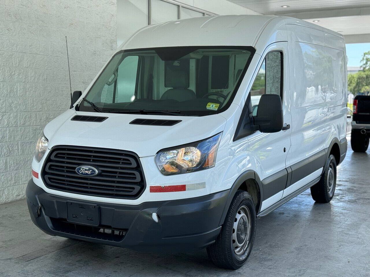 Used 2015 Ford Transit 250 130 Medium Roof RWD image 2