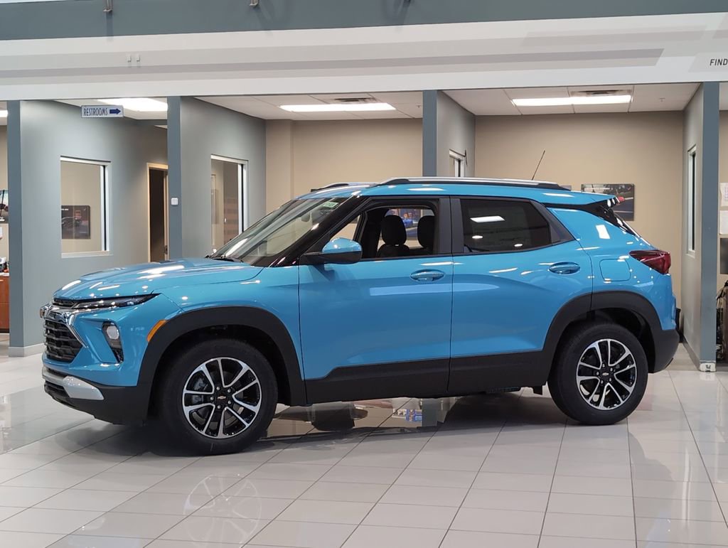 New 2026 Chevrolet TrailBlazer LT FWD image 2