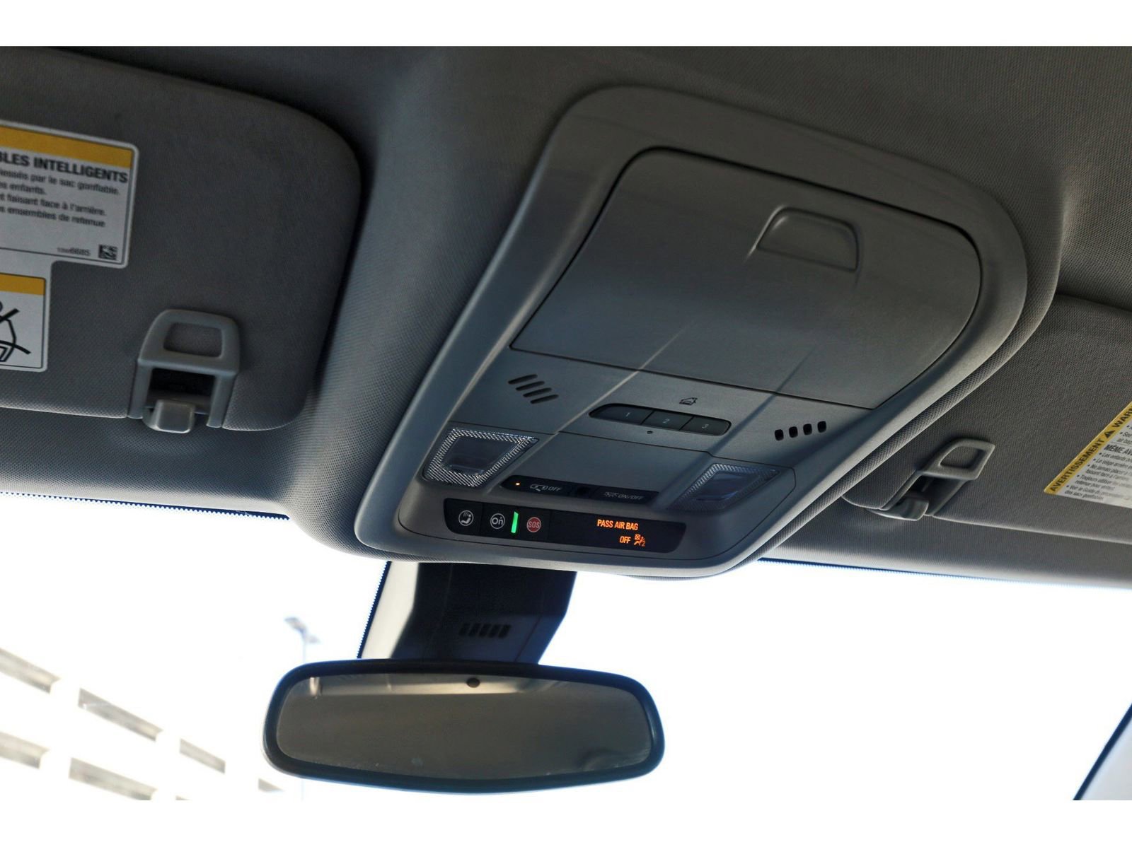 Used 2024 GMC Terrain SLT image 16