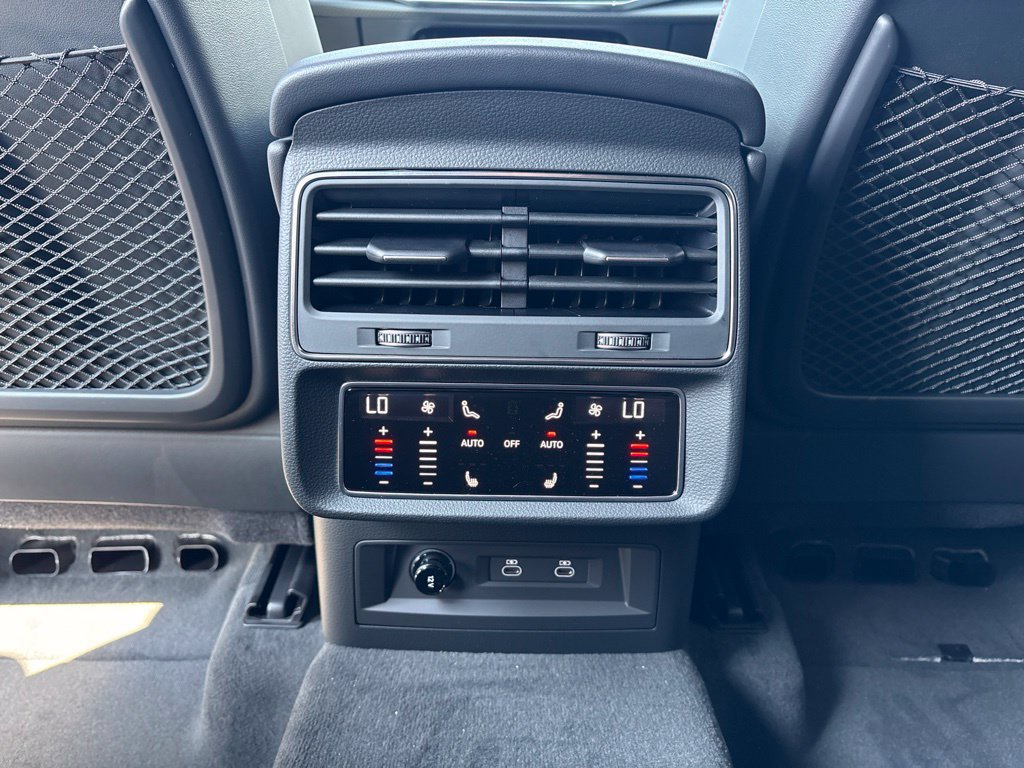 New 2027 Audi SQ8 Prestige AWD/4WD image 35