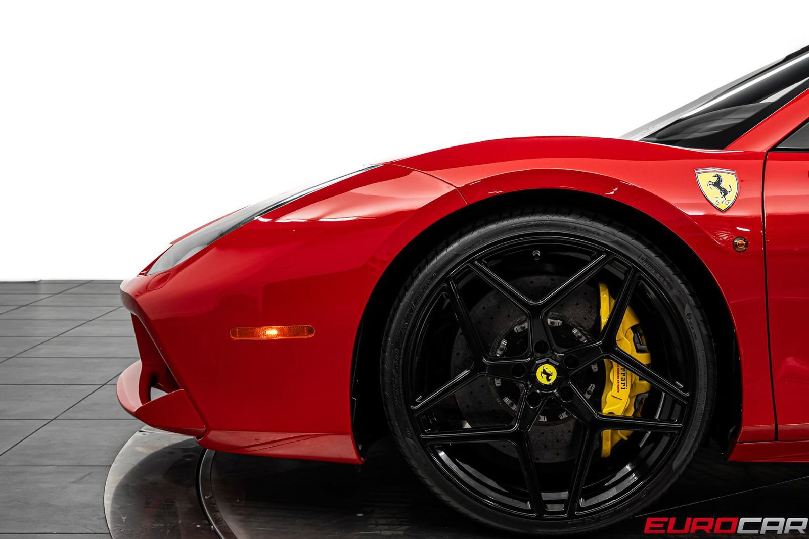 Used 2017 Ferrari 488 Spider image 16