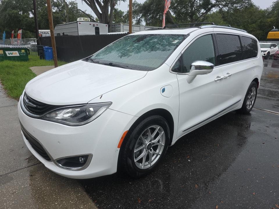 Used 2018 Chrysler Pacifica Limited w/ Advanced Safetytec Group FWD image 2