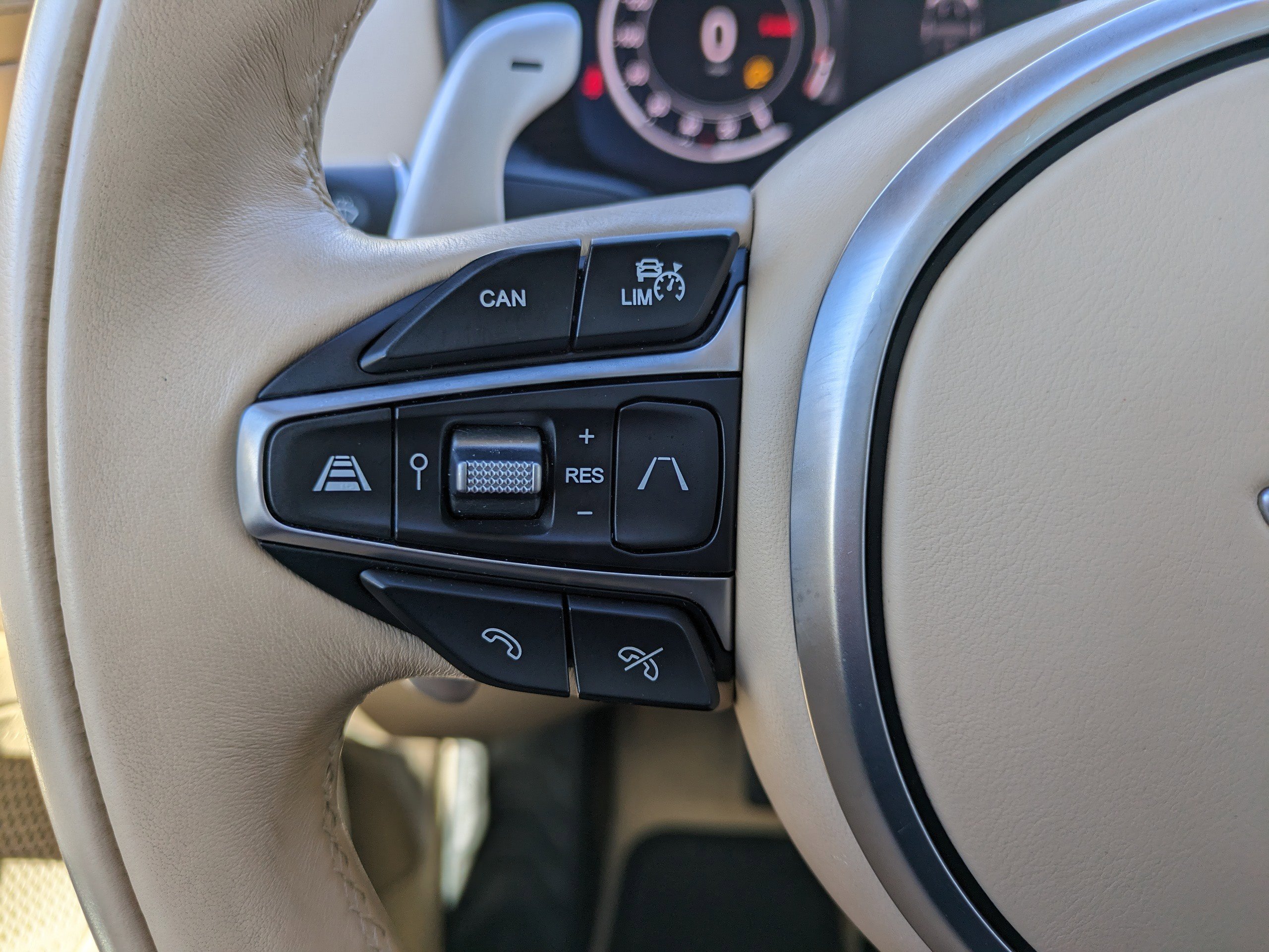 Used 2024 Aston Martin DBX AWD/4WD image 26
