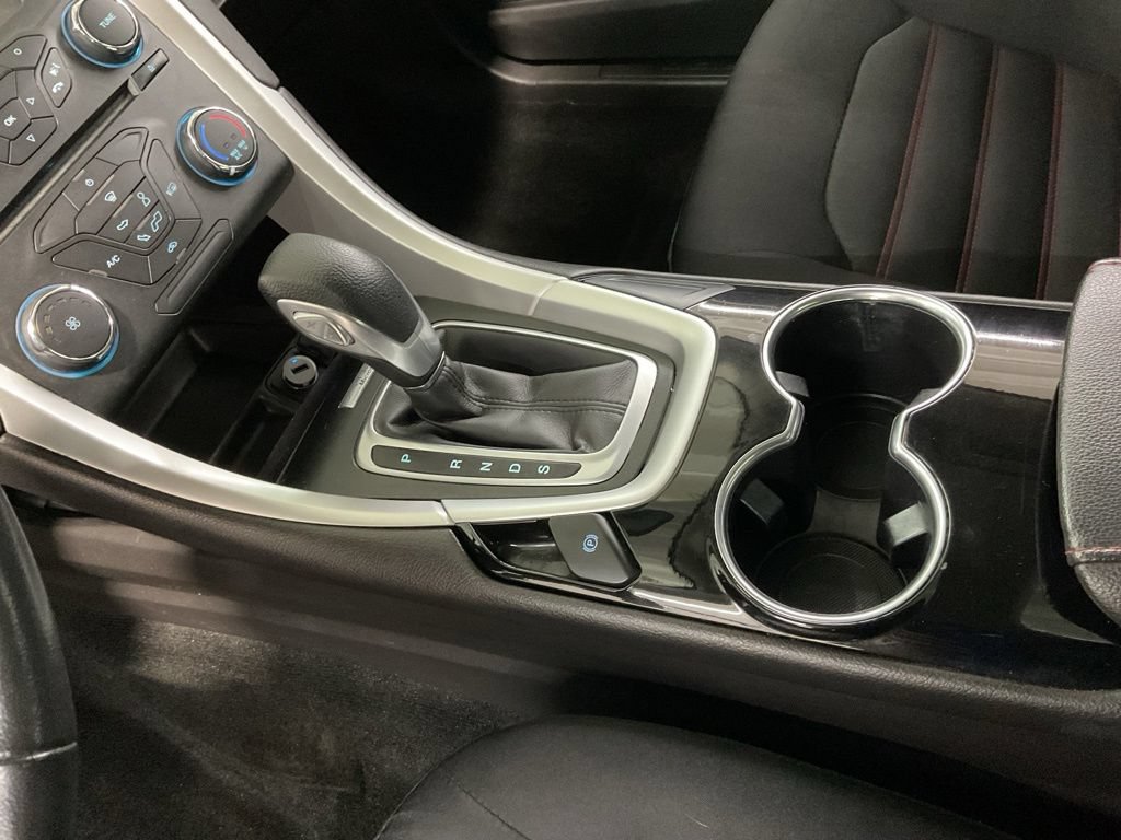 Used 2015 Ford Fusion SE w/ Equipment Group 201A FWD image 18