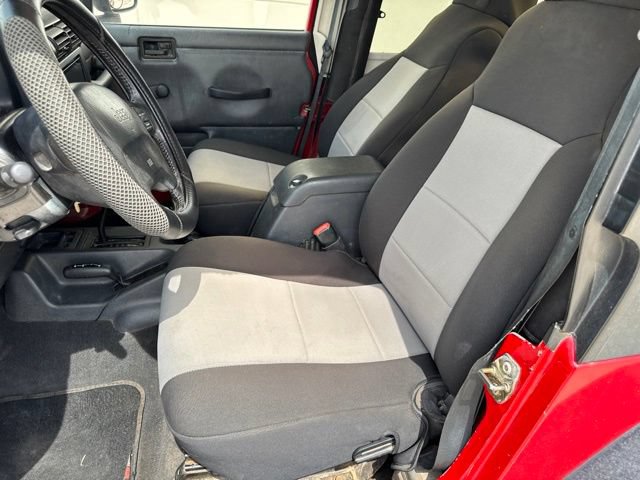 Used 2004 Jeep Wrangler Rubicon w/ Dual Top Group AWD/4WD image 12