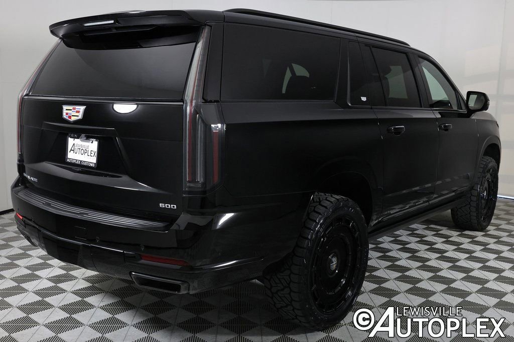 Used 2026 Cadillac Escalade ESV Sport w/ Touring Package image 5
