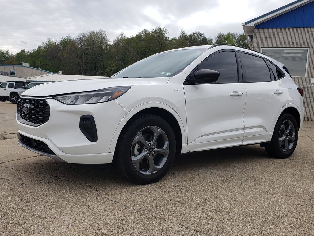 Used 2023 Ford Escape ST-Line w/ Tech Pack #1 AWD/4WD image 8