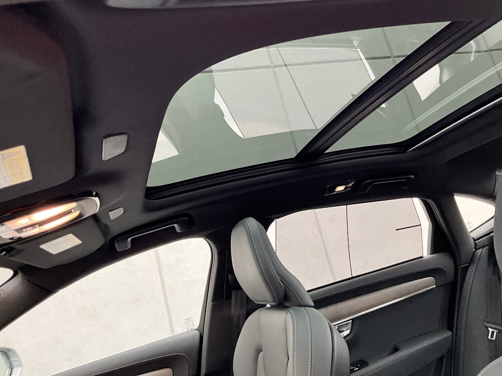 Certified 2024 Volvo S90 B6 Ultimate w/ Protection Package Premier image 27