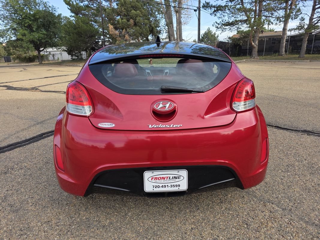 Used 2013 Hyundai Veloster w/ Style Pkg FWD image 5
